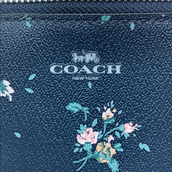 COACH COACH Corner Zip Wristlet with rose bouquet - Picture 9 of 14